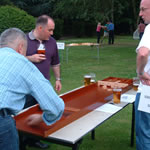 Le jeu Shuffleboard et quelques bi�res !